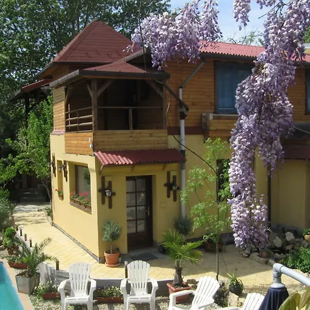 Casa Mica Pensión 3*