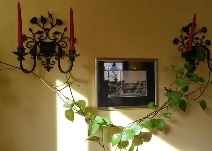 Casa Mica 招待所 3*