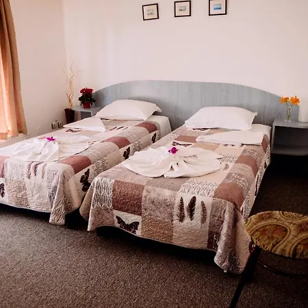 Casa Mica 3*