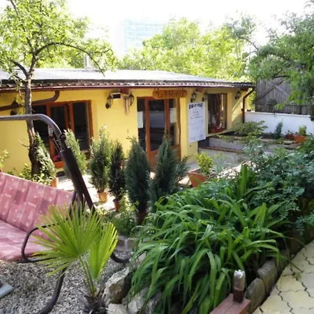 Casa Mica 3* Бухарест