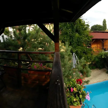 Πανσιόν Casa Mica 3*